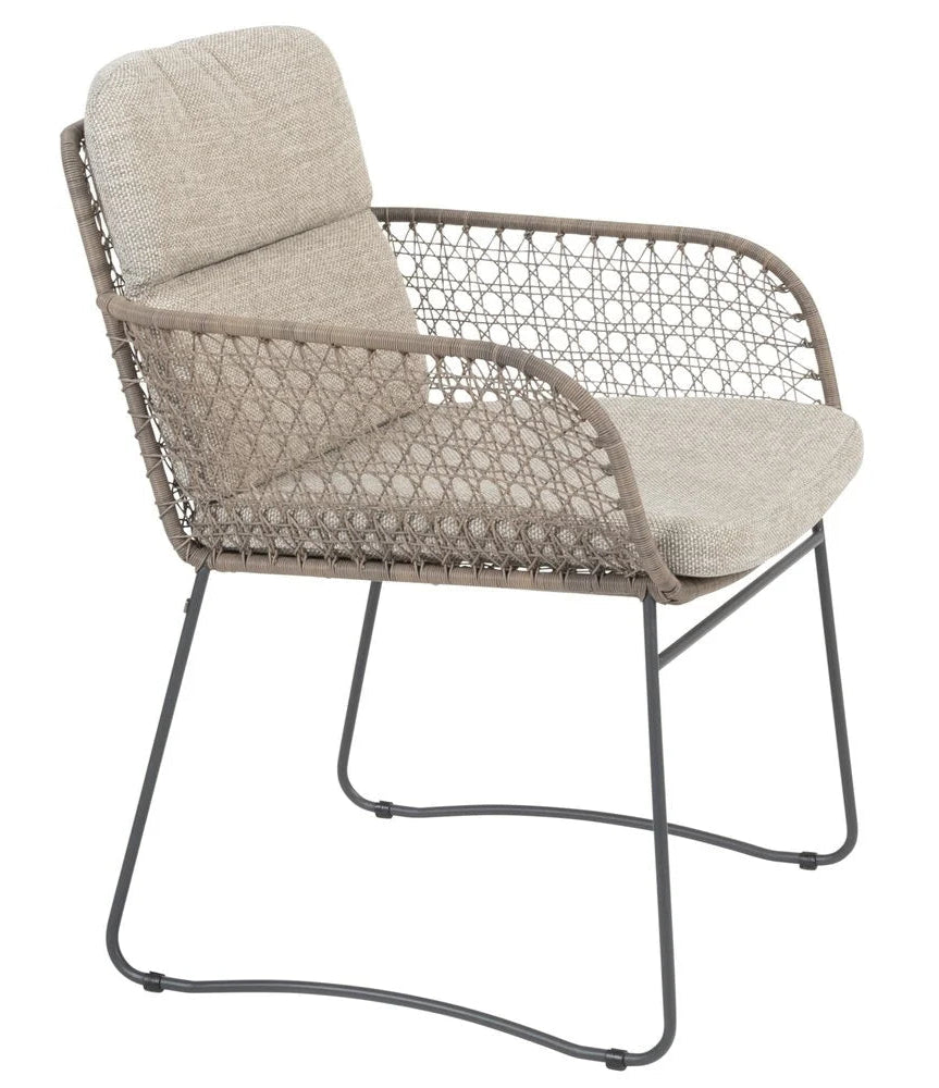 4 Seasons outdoor aprilla dining pure + privada tafel - demo