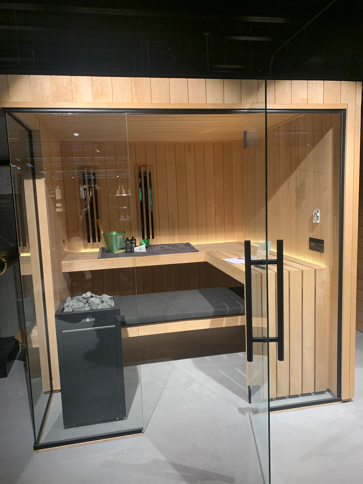 Rhodos maatwerk binnensauna 220 x 200 x 221 cm - elzenhout