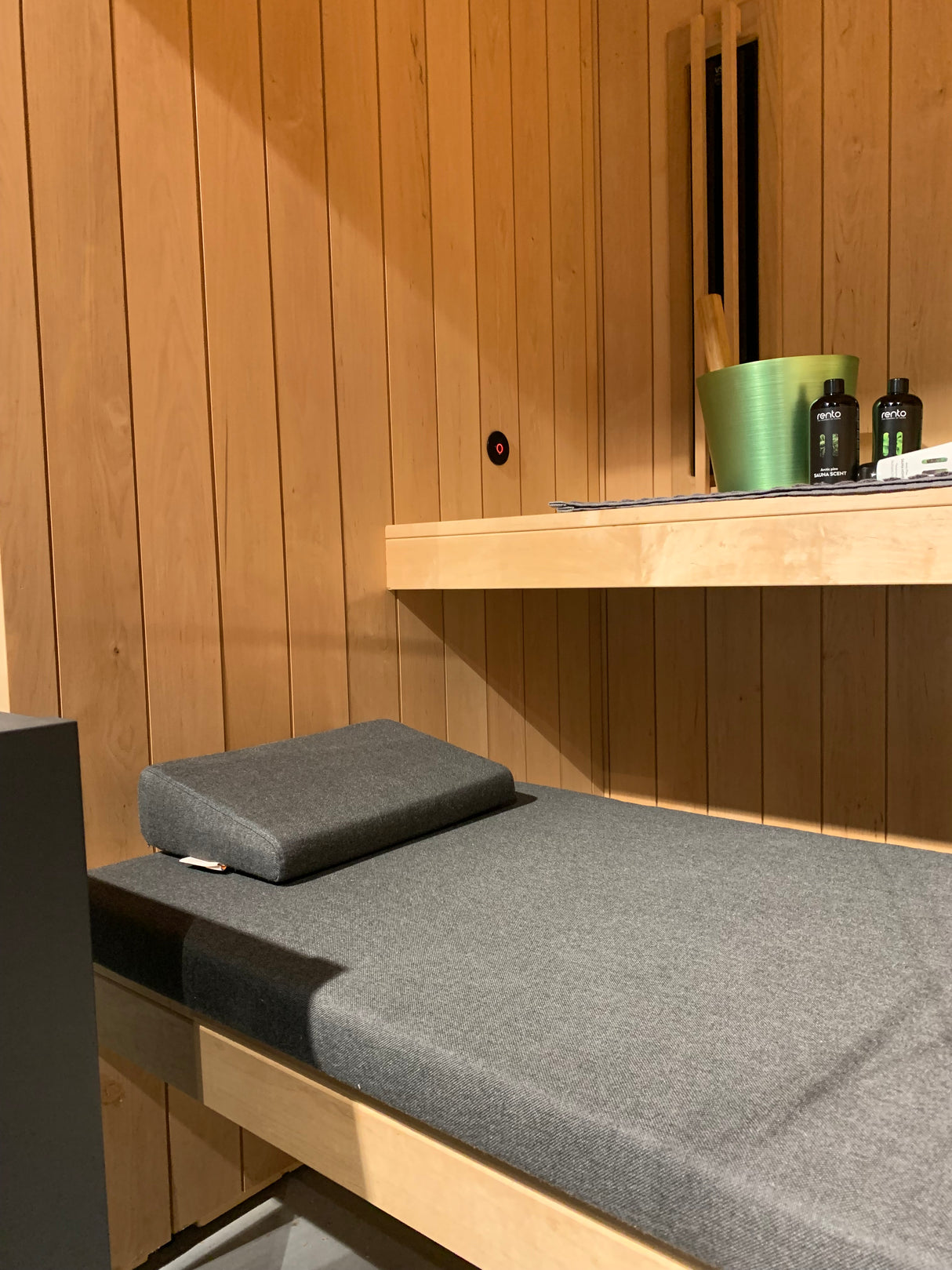 Rhodos maatwerk binnensauna 220 x 200 x 221 cm - elzenhout