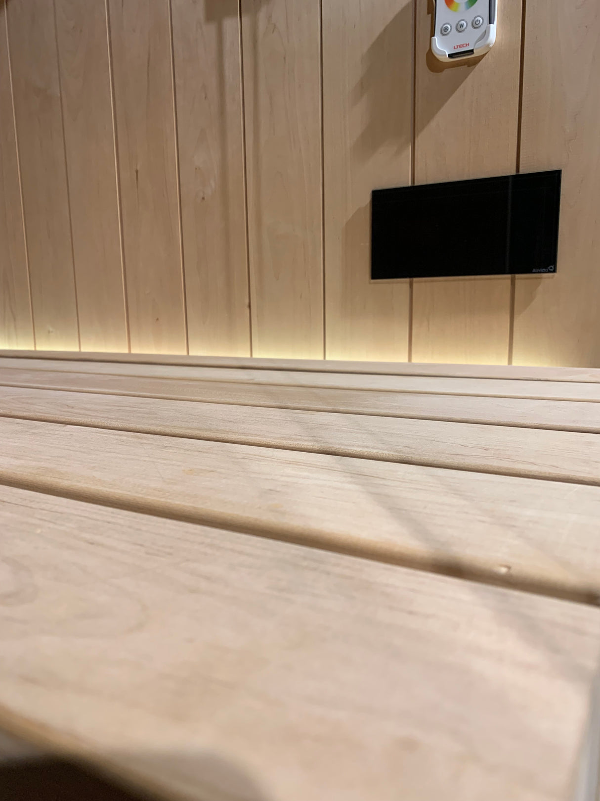 Rhodos maatwerk binnensauna 220 x 200 x 221 cm - elzenhout