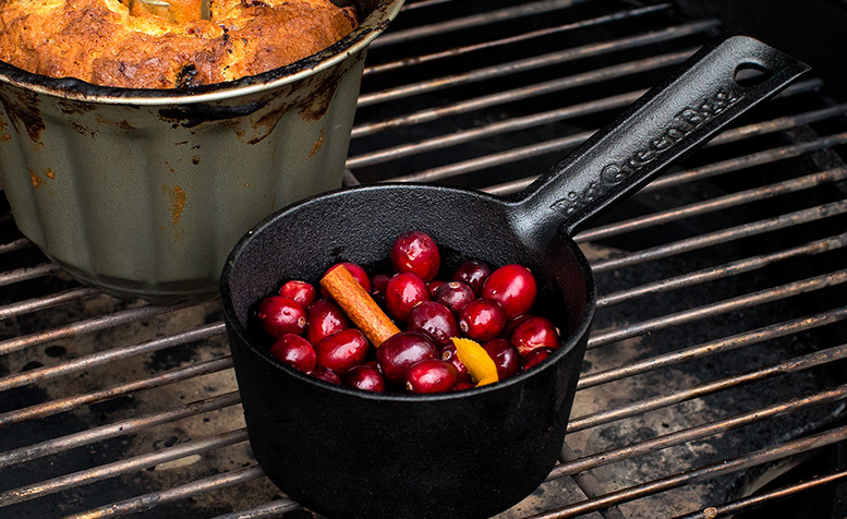 Big Green Egg Gietijzeren steelpan (met braadkwast)