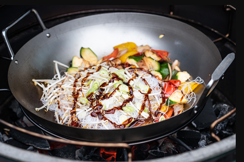 Big Green Egg Carbon steel wok