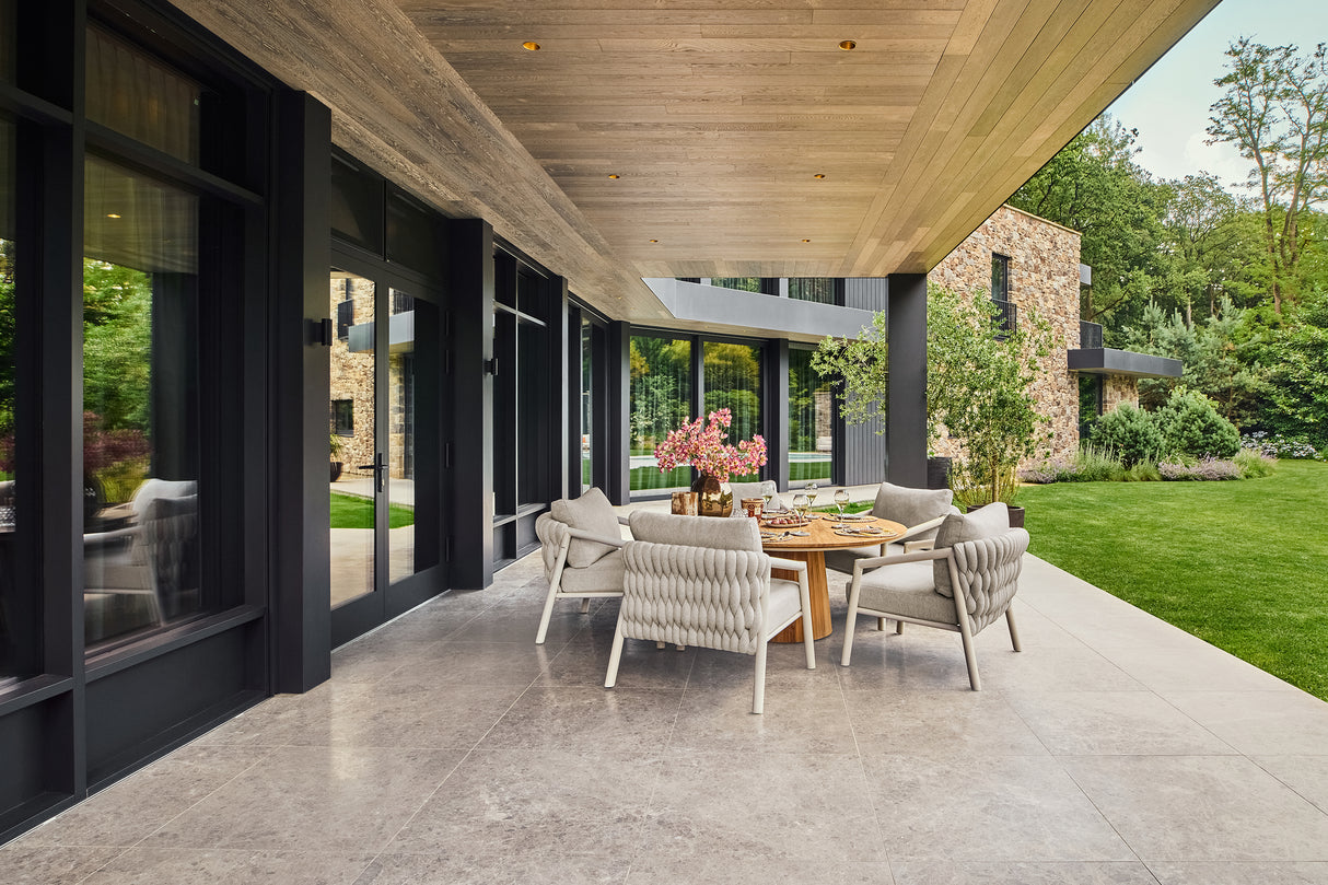 SUNS Sato low dining chair