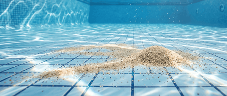 Zand uit zandfilter in je zwembad: oorzaken en oplossingen