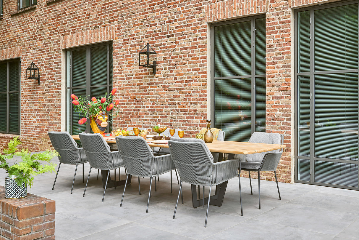 SUNS Palermo tafel 340 x 100 cm - Natural new teak blad / Matt royal grey frame