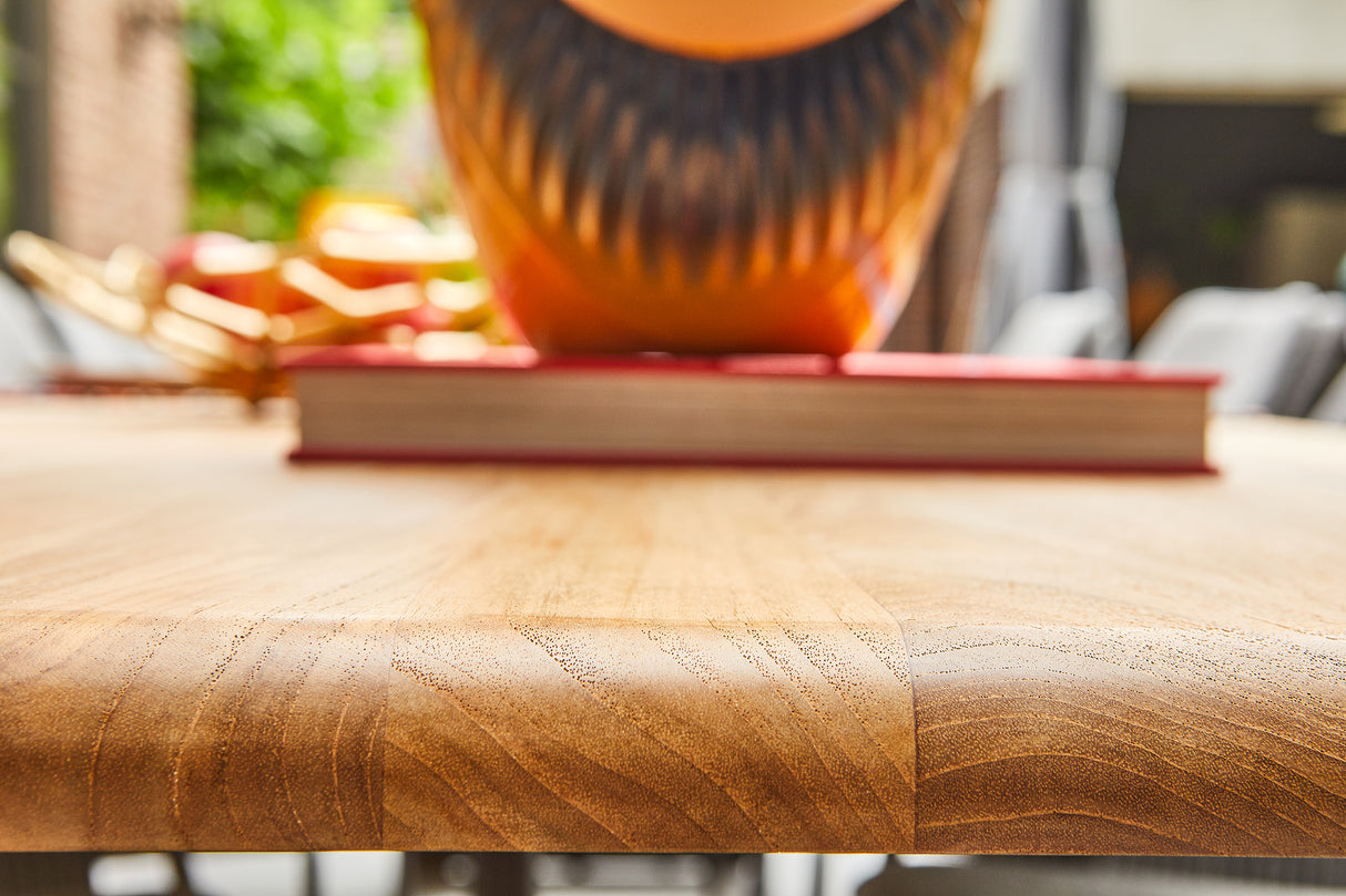 SUNS Palermo tafel 420 x 100 cm - Natural new teak blad / Matt royal grey frame