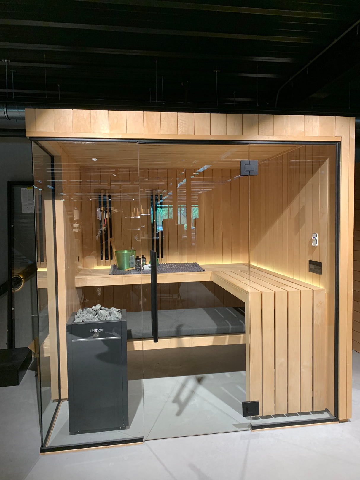 Rhodos maatwerk binnensauna 220 x 200 x 221 cm - elzenhout