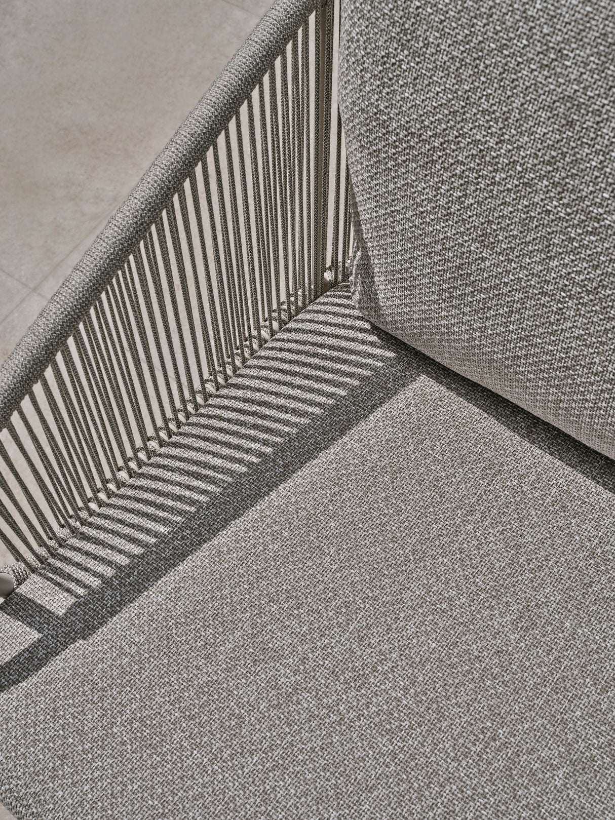 SUNS Noli dining chair - Natural gravel / Matt royal grey