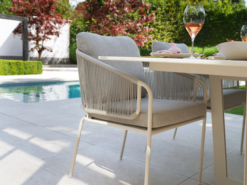 SUNS Palermo tafel 280 x 116 cm - Neolith white blad / Camel sand frame