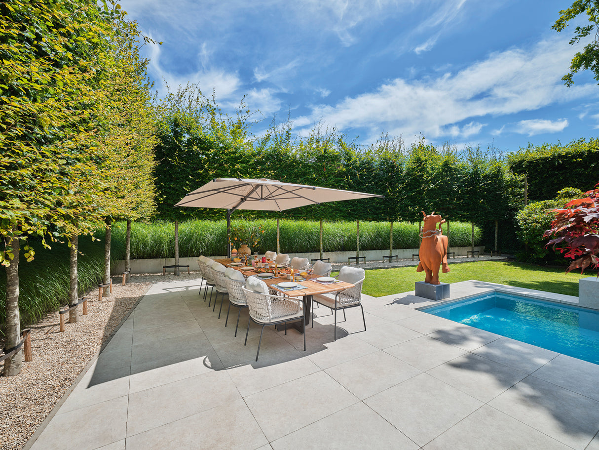 SUNS Palermo tafel 420 x 100 cm - Natural new teak blad / Matt royal grey frame