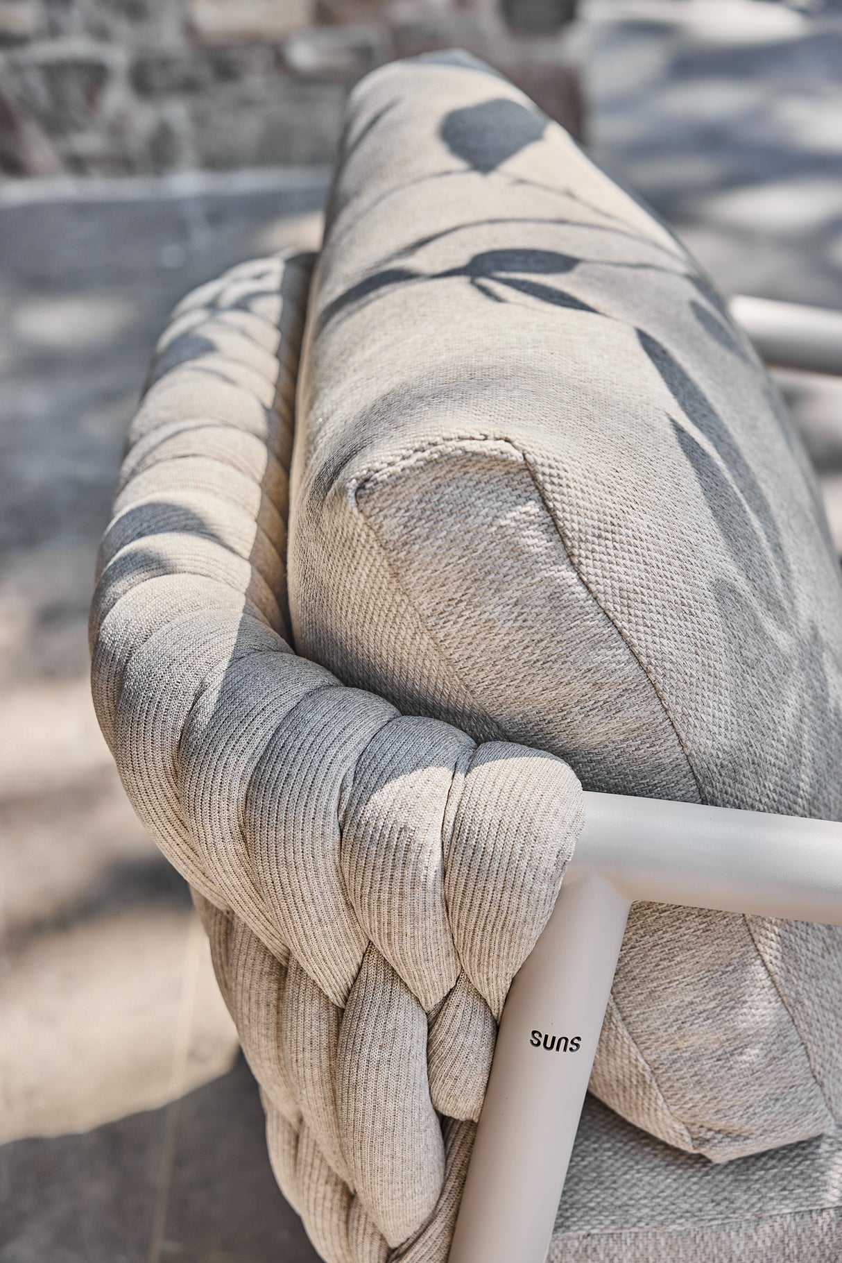 SUNS Sato low dining chair