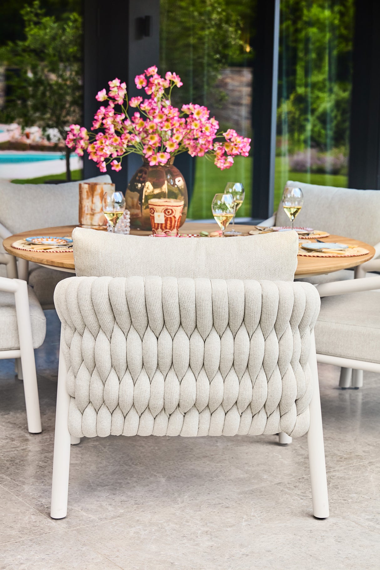 SUNS Sato low dining chair