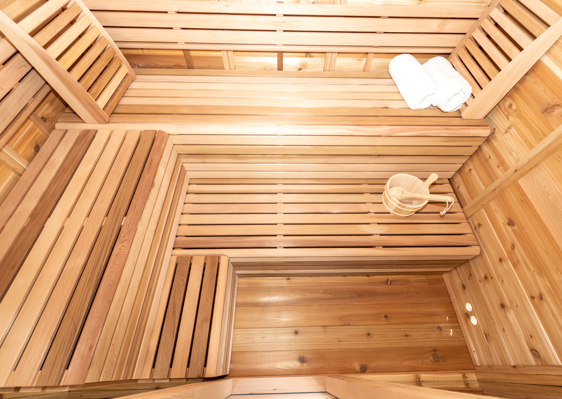 Pure cube outdoor sauna met veranda 262 x 253 cm - Knotty Red Cedar