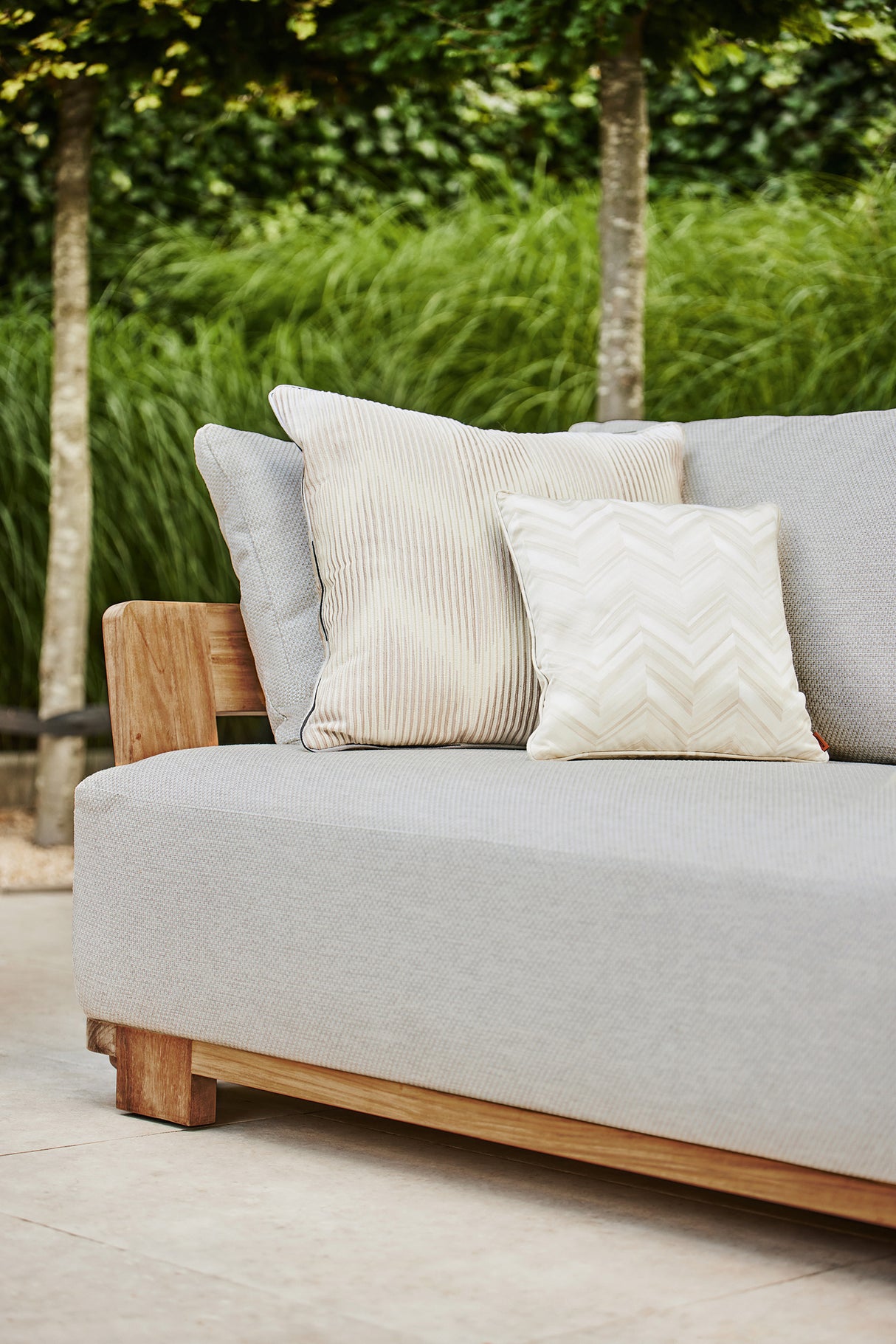 SUNS Vento 2-zits sofa met armleuningen